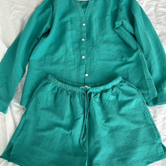 Green Summer set (shorts + shirt) - Picture 2 of 4